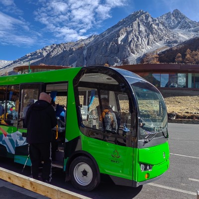 Large Space Luxurious Electric Mini Bus 153.6V70kwh Long Endurance